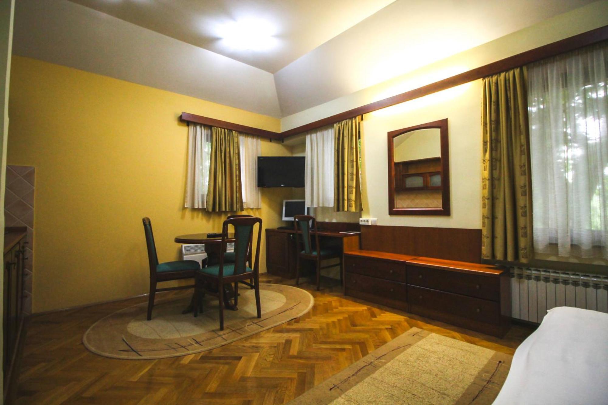 Hotel Vila Vrbas Banja Luka Bagian luar foto